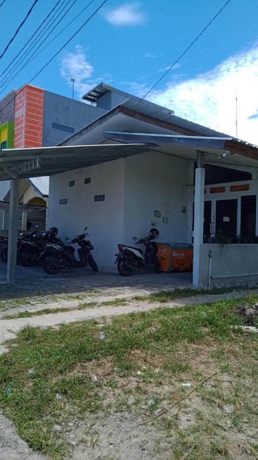 タンジャング・パンダンBelitung Backpackerアパートメント エクステリア 写真