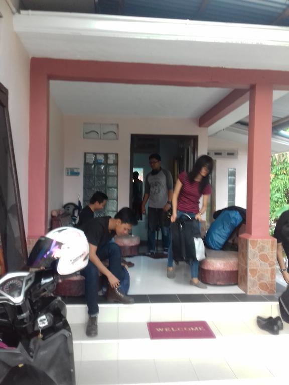 タンジャング・パンダンBelitung Backpackerアパートメント エクステリア 写真